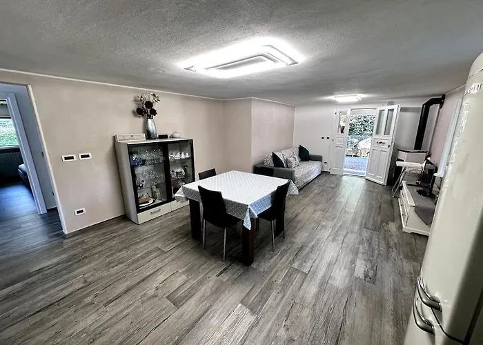 Villa Con Grandi Spazi-2 Camere Da Letto-Grande Open Space-Cucina Professionale-Riscaldamento Centralizzato-Wifi