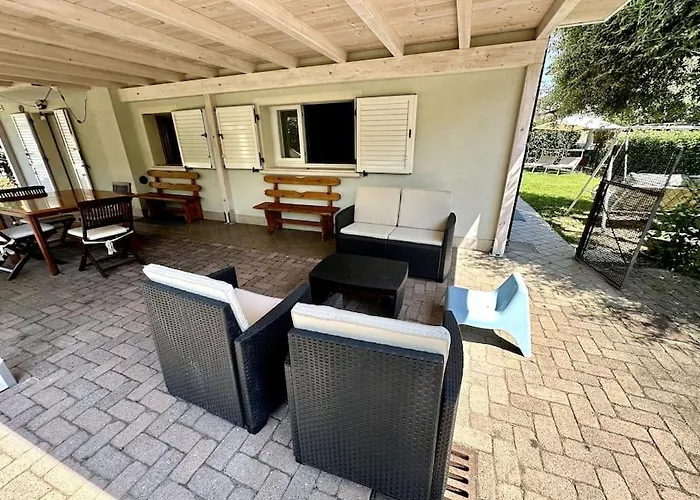 Villa Con Grandi Spazi-2 Camere Da Letto-Grande Open Space-Cucina Professionale-Riscaldamento Centralizzato-Wifi